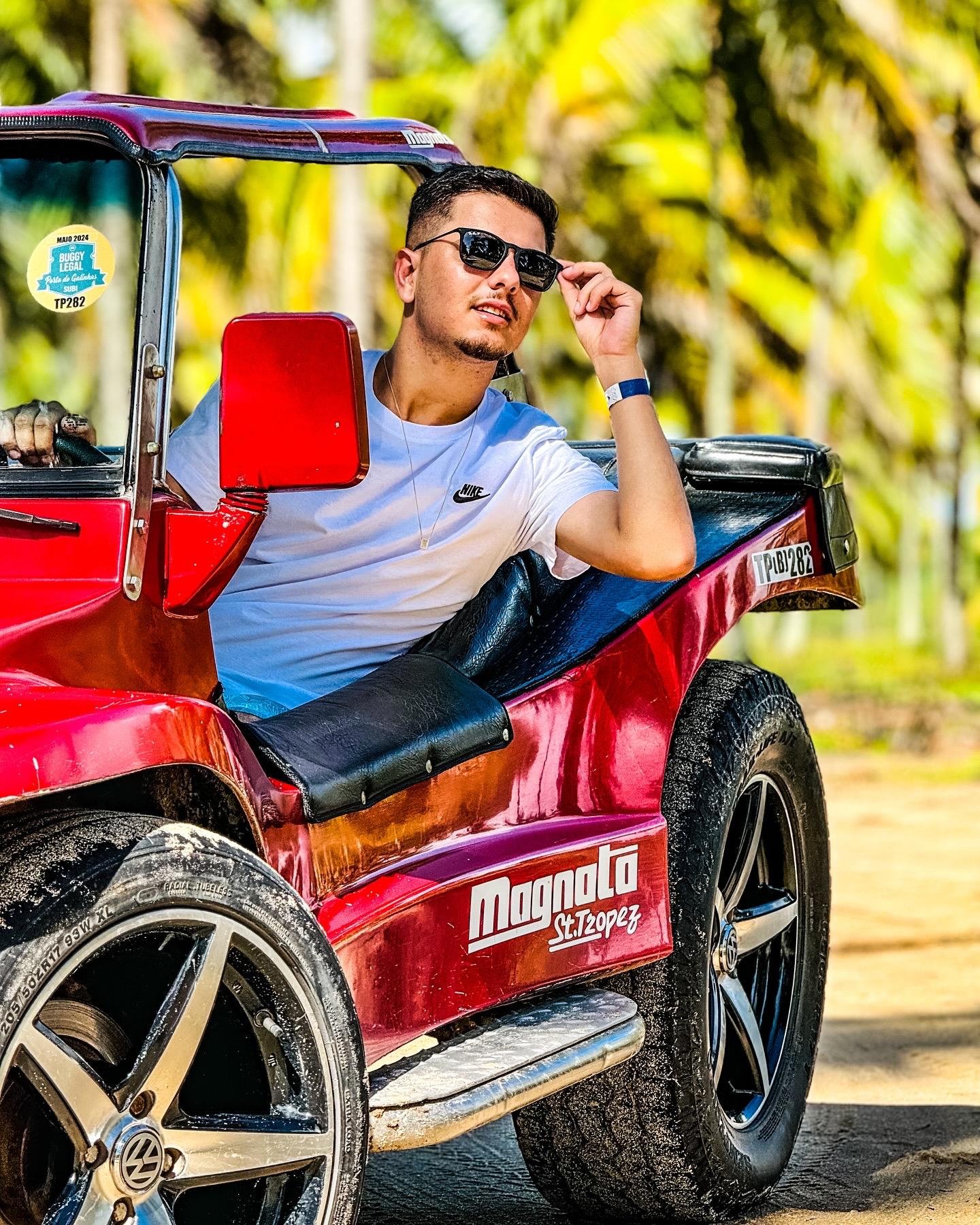 Passeio de buggy vermelho